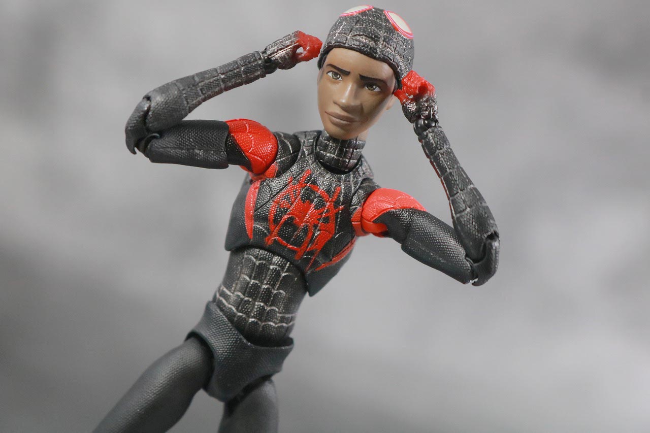 MAFEX スパイダーマン　マイルス・モラレス　スパイダーバース　レビュー　アクション