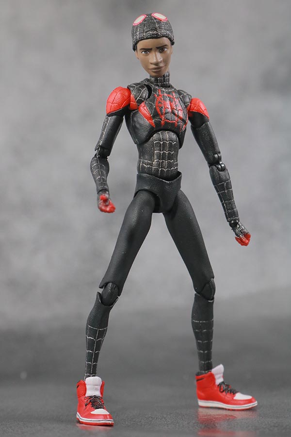 MAFEX スパイダーマン　マイルス・モラレス　スパイダーバース　レビュー　アクション