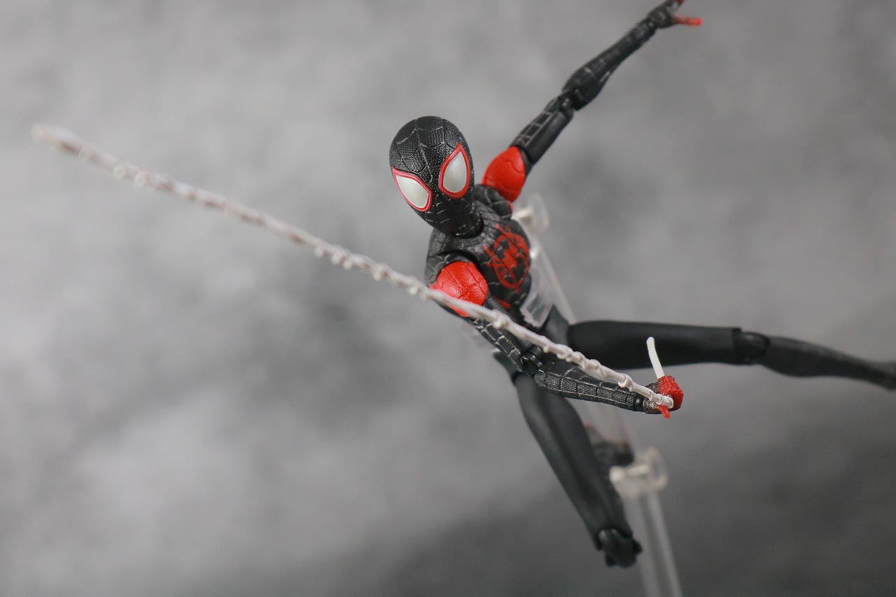 MAFEX スパイダーマン　マイルス・モラレス　スパイダーバース　レビュー　アクション