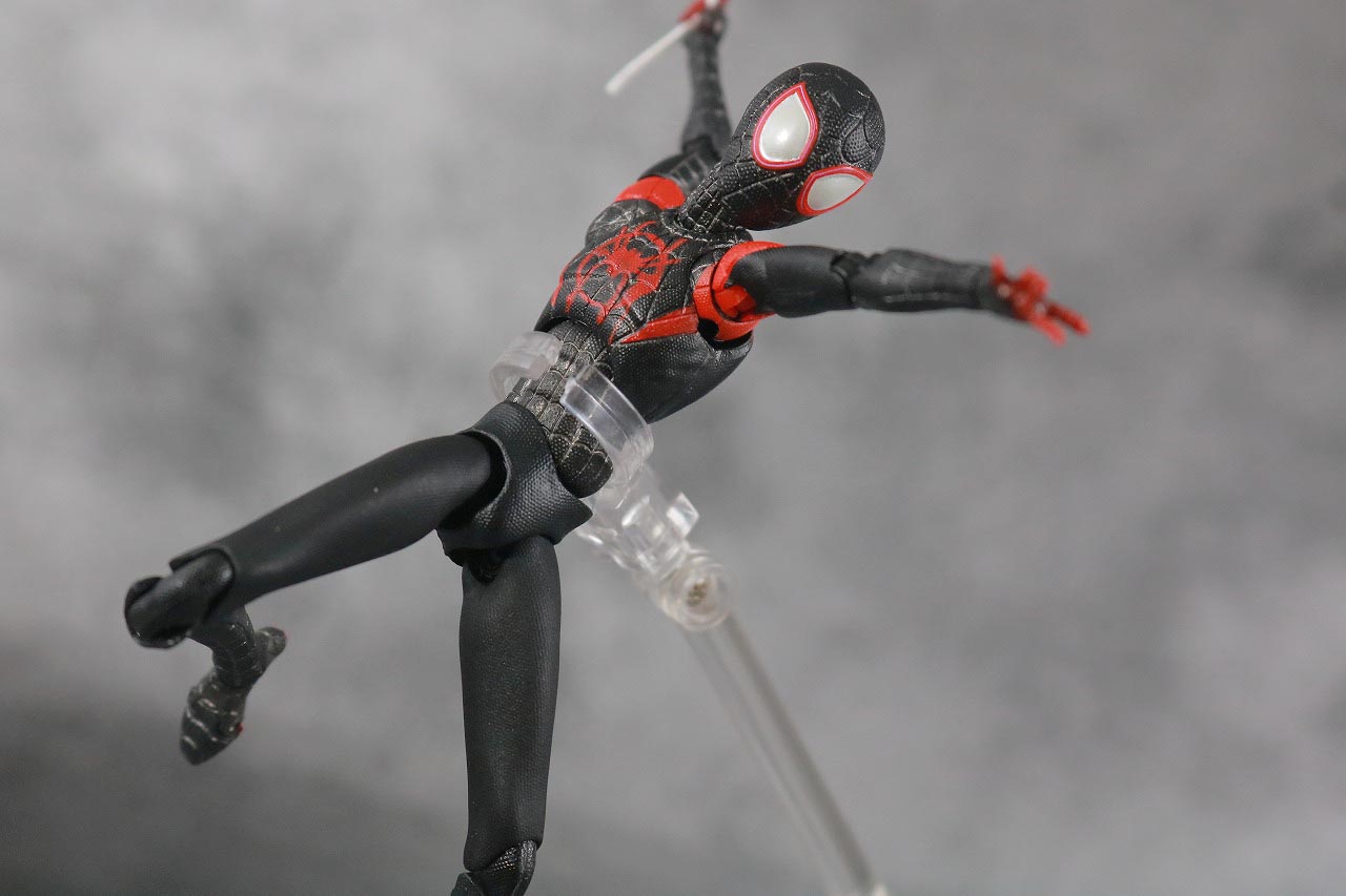 MAFEX スパイダーマン　マイルス・モラレス　スパイダーバース　レビュー　アクション