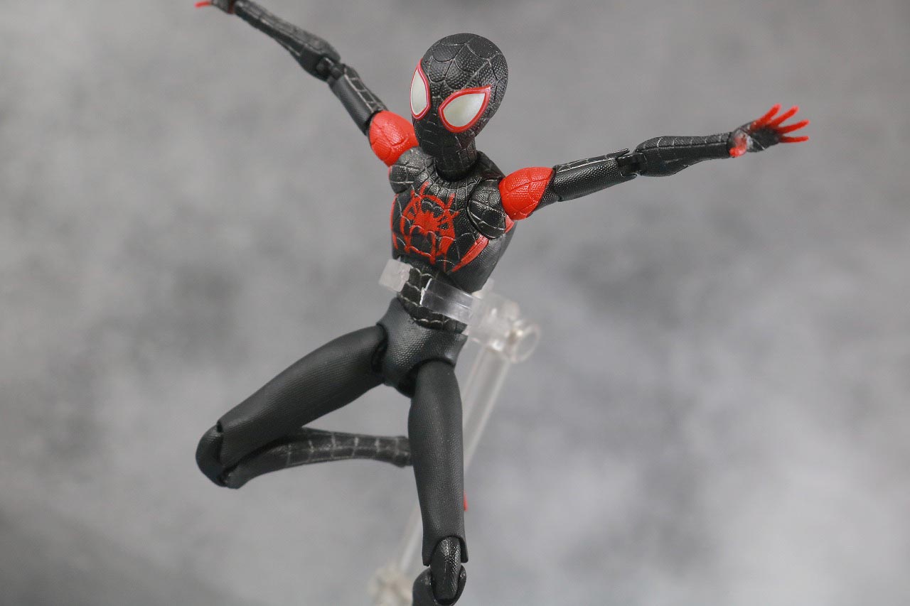 MAFEX スパイダーマン　マイルス・モラレス　スパイダーバース　レビュー　アクション