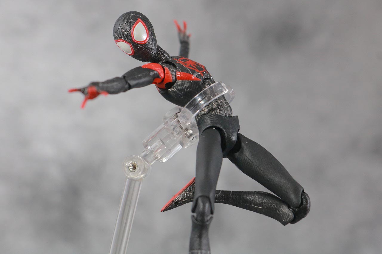 MAFEX スパイダーマン　マイルス・モラレス　スパイダーバース　レビュー　アクション