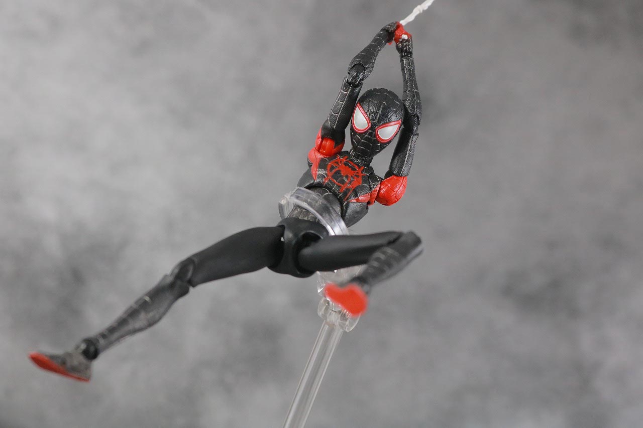 MAFEX スパイダーマン　マイルス・モラレス　スパイダーバース　レビュー　アクション