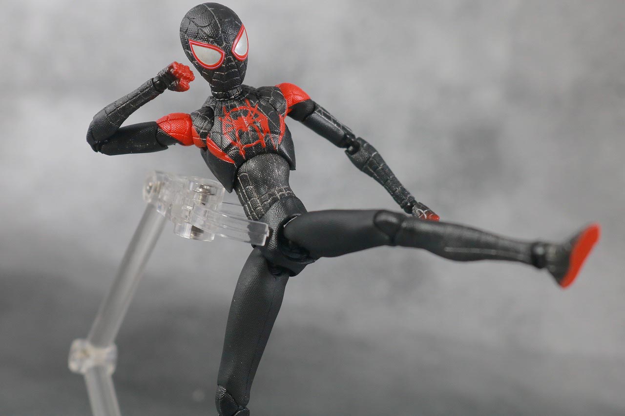 MAFEX スパイダーマン　マイルス・モラレス　スパイダーバース　レビュー　アクション