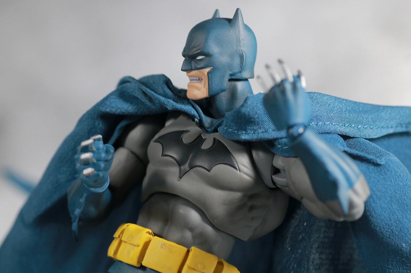 MAFEX　バットマン　HUSH　レビュー　アクション