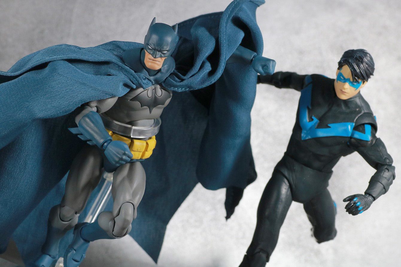 MAFEX　バットマン　HUSH　レビュー　アクション　DCマルチバース　ナイトウィング