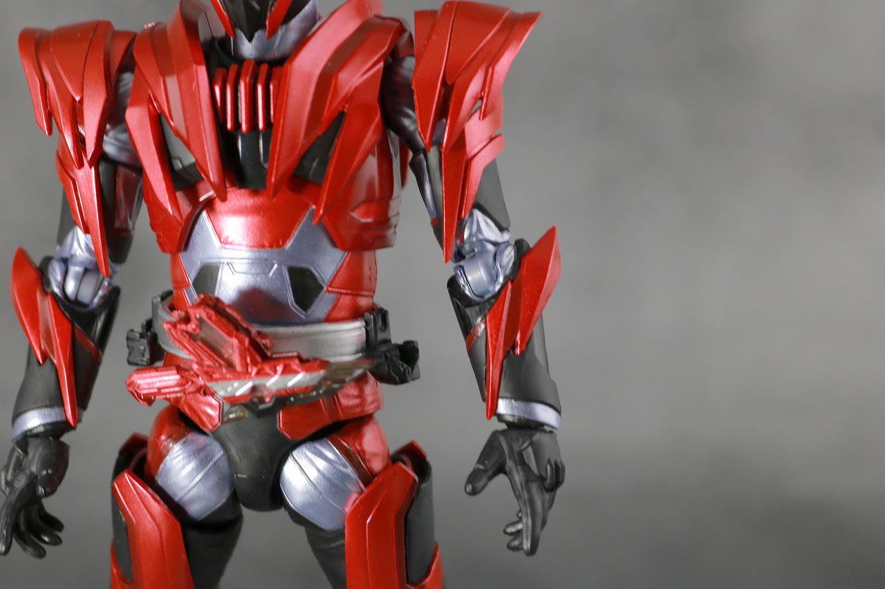 S.H.フィギュアーツ　仮面ライダー迅　バーニングファルコン　レビュー　本体