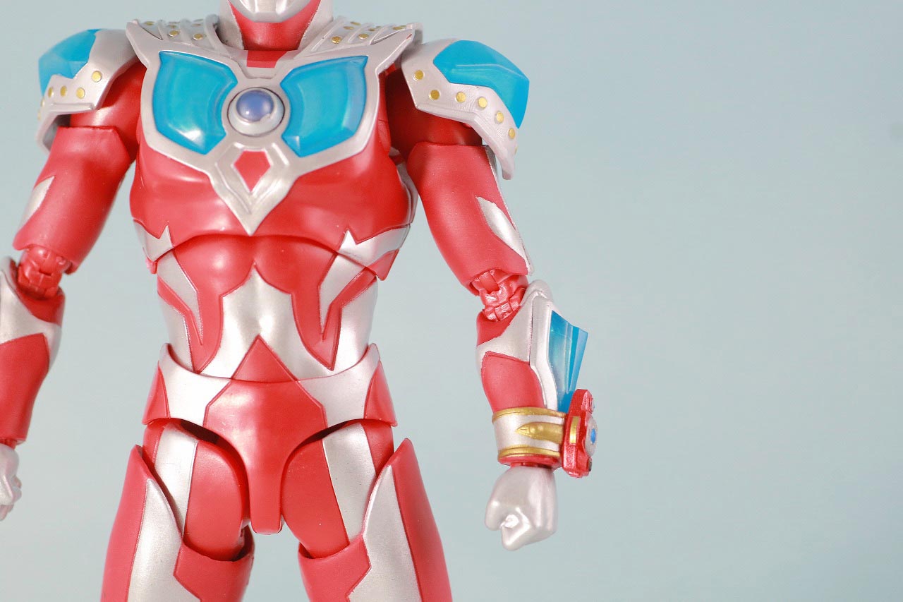 S.H.フィギュアーツ　ウルトラマンギンガストリウム　レビュー　本体