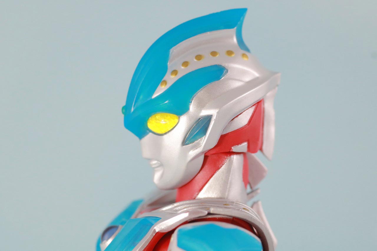 S.H.フィギュアーツ　ウルトラマンギンガストリウム　レビュー　本体