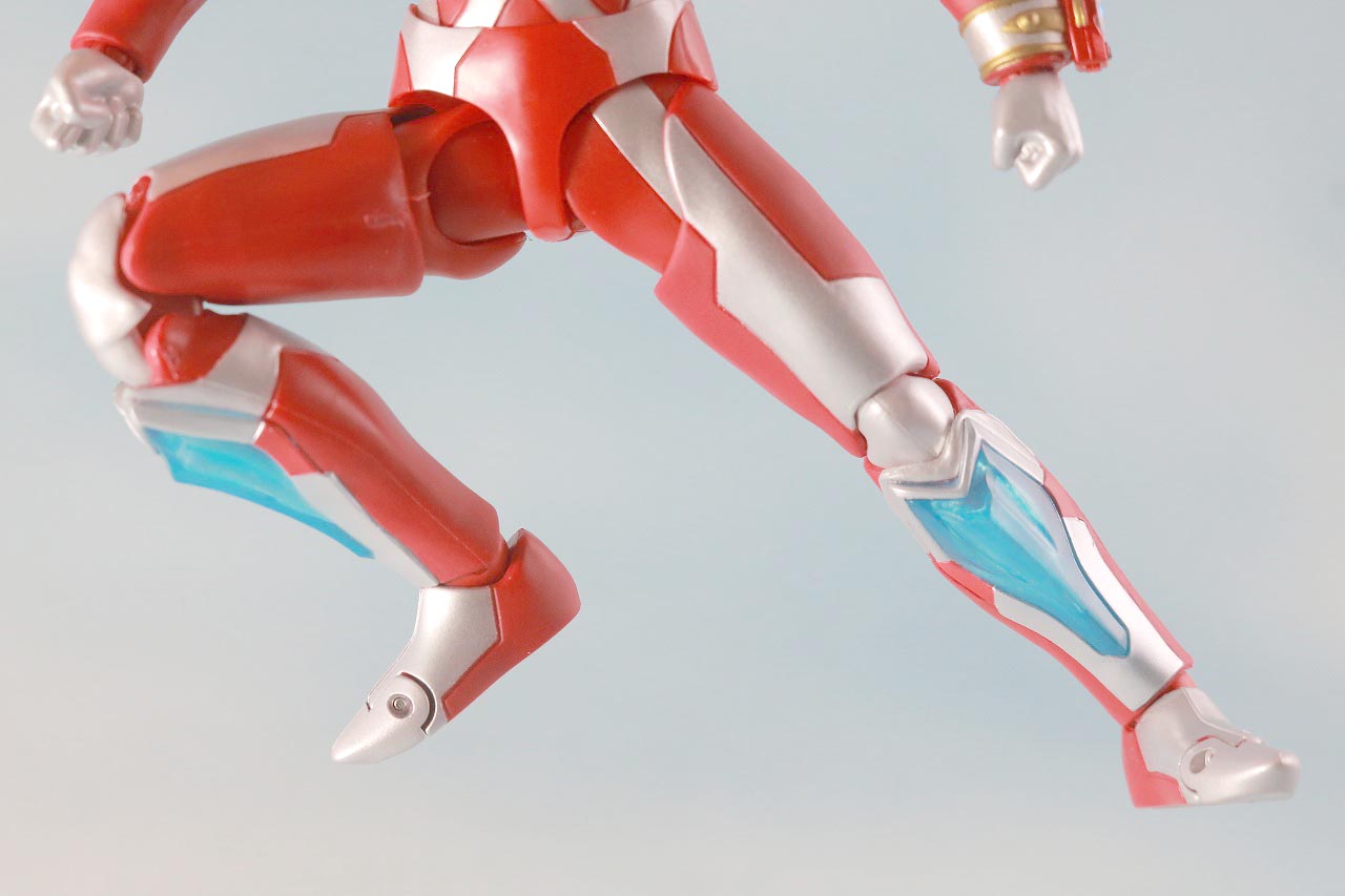 S.H.フィギュアーツ　ウルトラマンギンガストリウム　レビュー　可動範囲