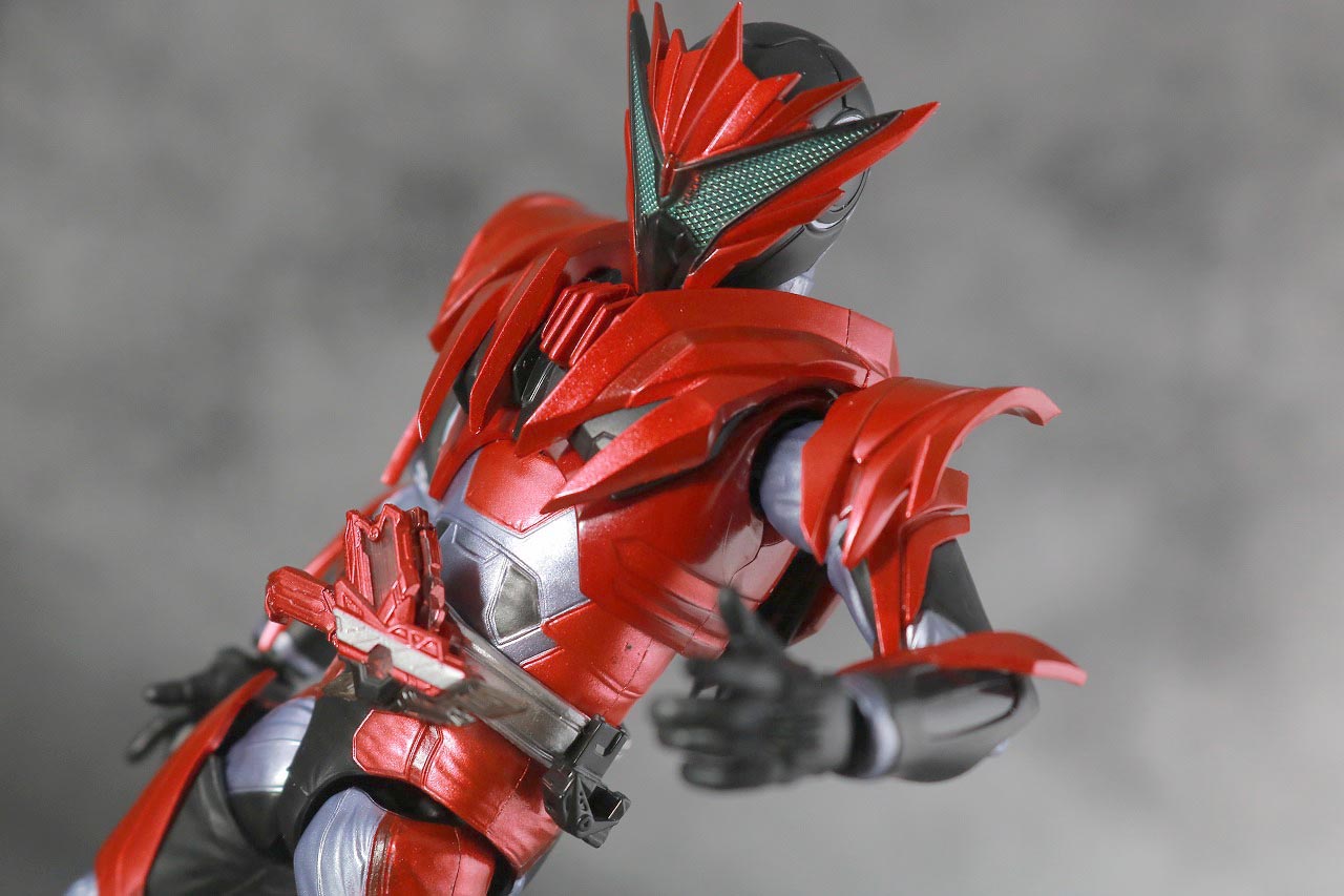 S.H.フィギュアーツ　仮面ライダー迅　バーニングファルコン　レビュー　アクション