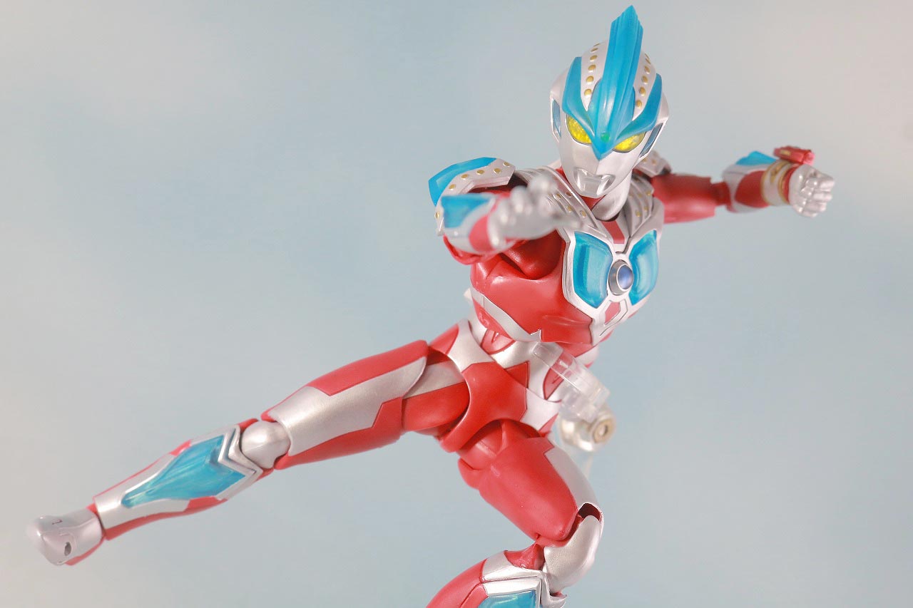 S.H.フィギュアーツ　ウルトラマンギンガストリウム　レビュー　アクション