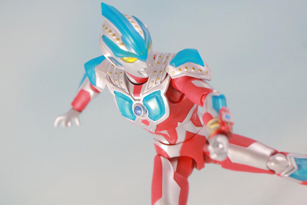 S.H.フィギュアーツ　ウルトラマンギンガストリウム　レビュー　アクション