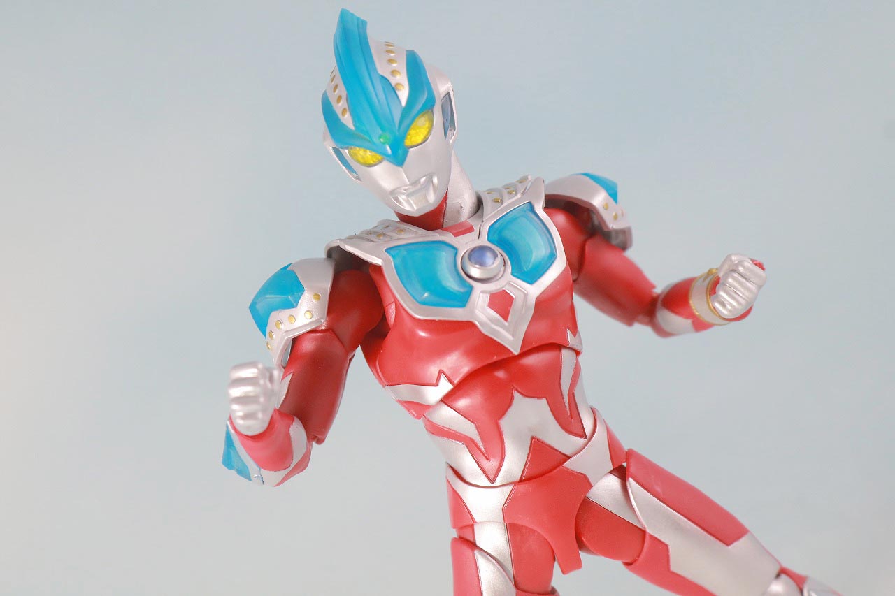 S.H.フィギュアーツ　ウルトラマンギンガストリウム　レビュー　アクション