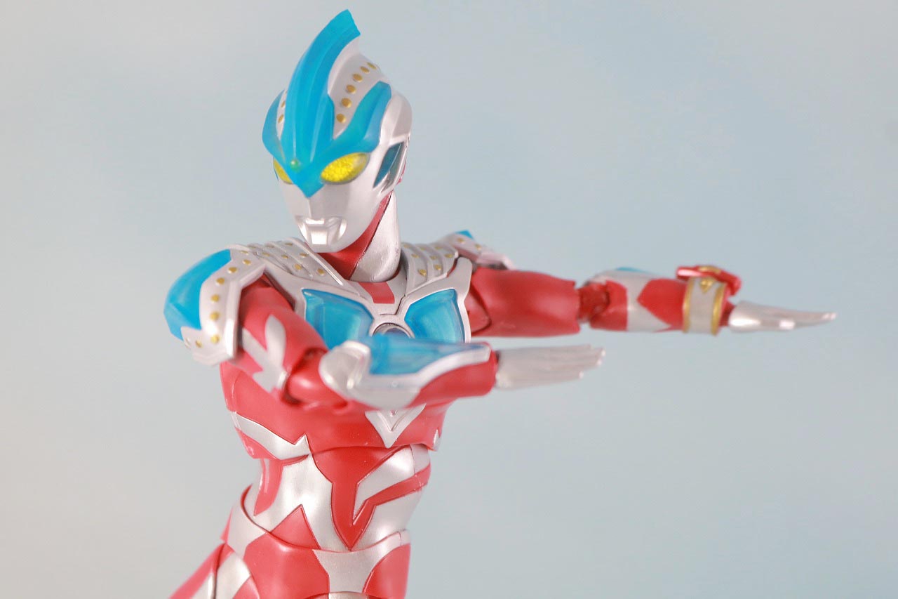 S.H.フィギュアーツ　ウルトラマンギンガストリウム　レビュー　アクション