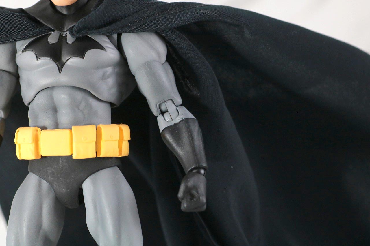 MAFEX　バットマン　HUSH BLACK ver.　レビュー　本体