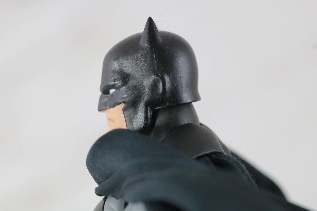 MAFEX　バットマン　HUSH BLACK ver.　レビュー　本体