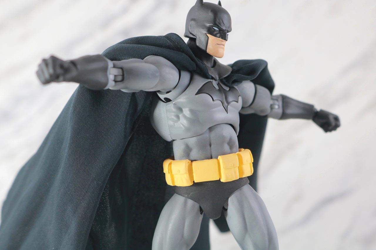 MAFEX　バットマン　HUSH BLACK ver.　レビュー　可動範囲