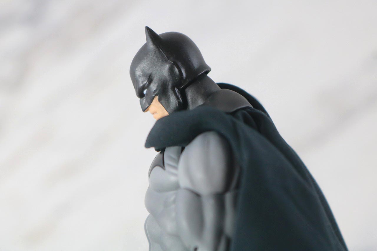 MAFEX　バットマン　HUSH BLACK ver.　レビュー　可動範囲