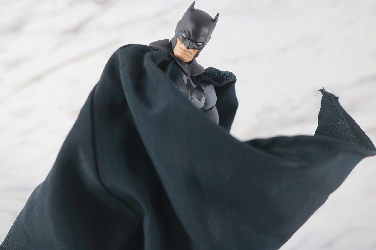 MAFEX　バットマン　HUSH BLACK ver.　レビュー　アクション