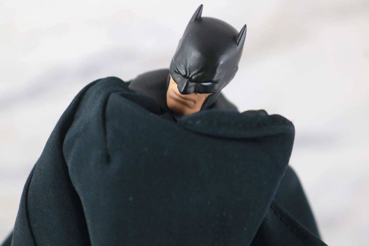 MAFEX　バットマン　HUSH BLACK ver.　レビュー　アクション