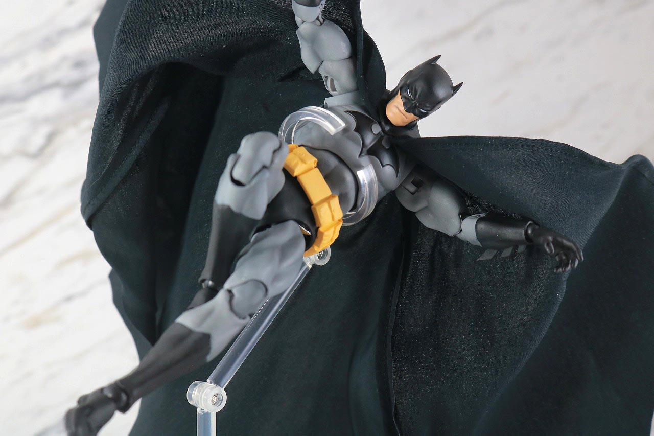 MAFEX　バットマン　HUSH BLACK ver.　レビュー　アクション