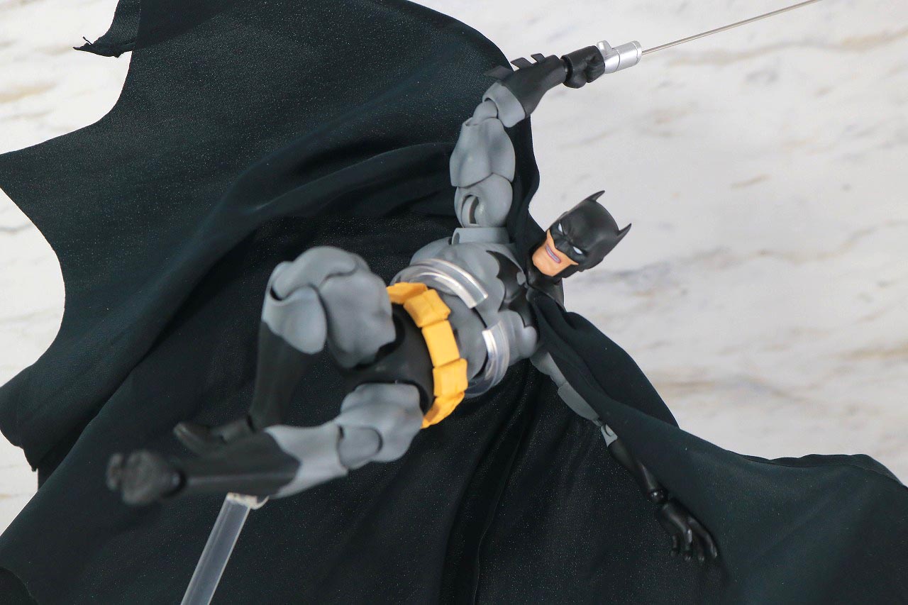 MAFEX　バットマン　HUSH BLACK ver.　レビュー　アクション