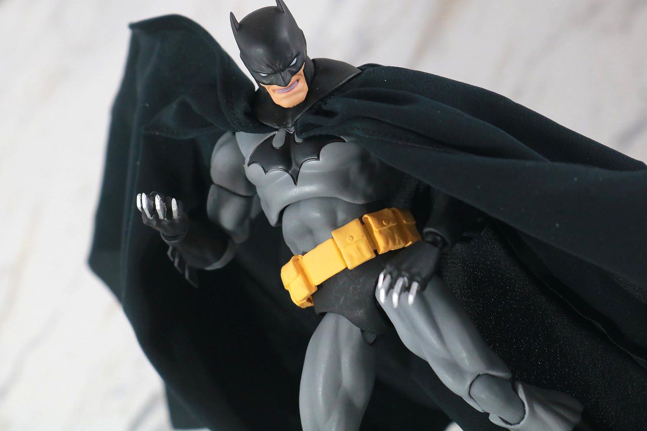 MAFEX　バットマン　HUSH BLACK ver.　レビュー　アクション