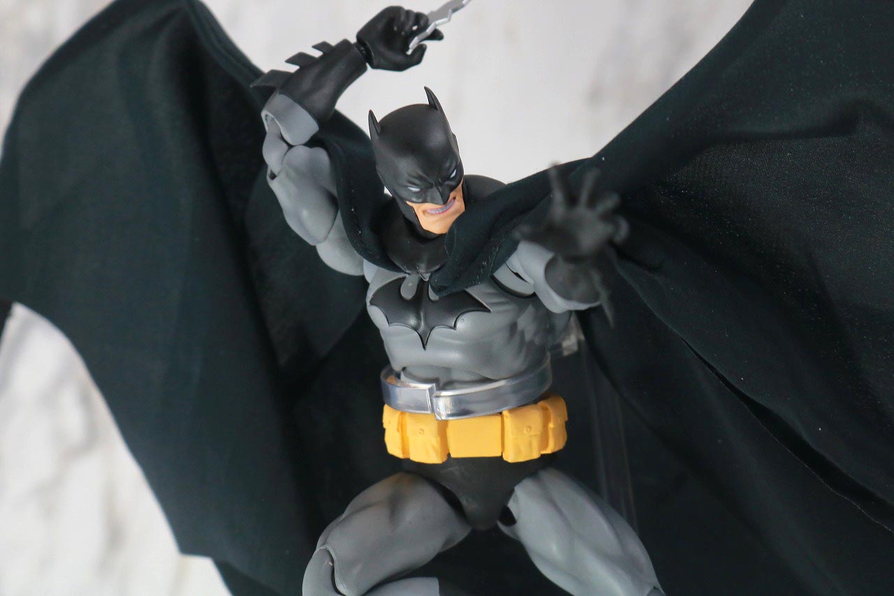 MAFEX　バットマン　HUSH BLACK ver.　レビュー　アクション