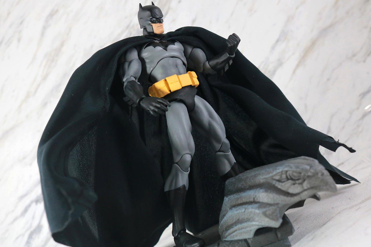 MAFEX　バットマン　HUSH BLACK ver.　レビュー　アクション