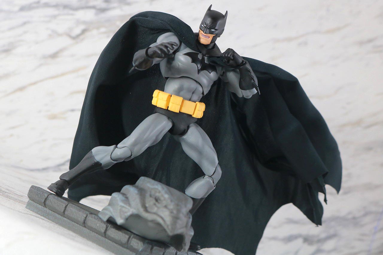 MAFEX　バットマン　HUSH BLACK ver.　レビュー　アクション