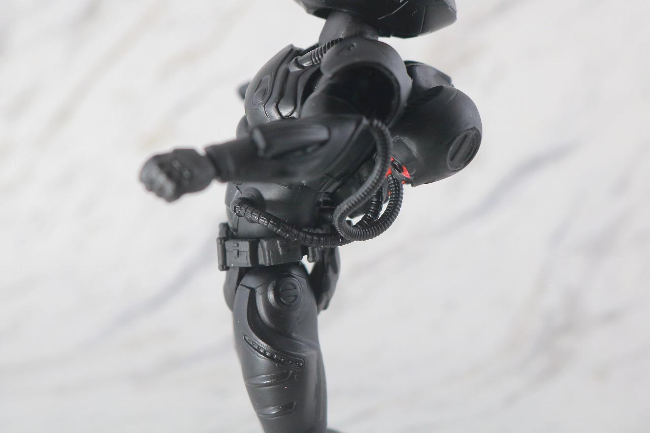 MAFEX　ブラックマンタ　レビュー　可動範囲