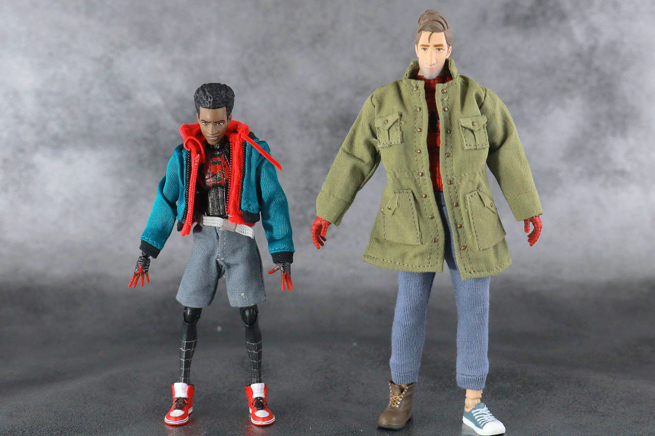 MAFEX　スパイダーマン　ピーター・B・パーカー　レビュー　本体　マイルス・モラレス　比較