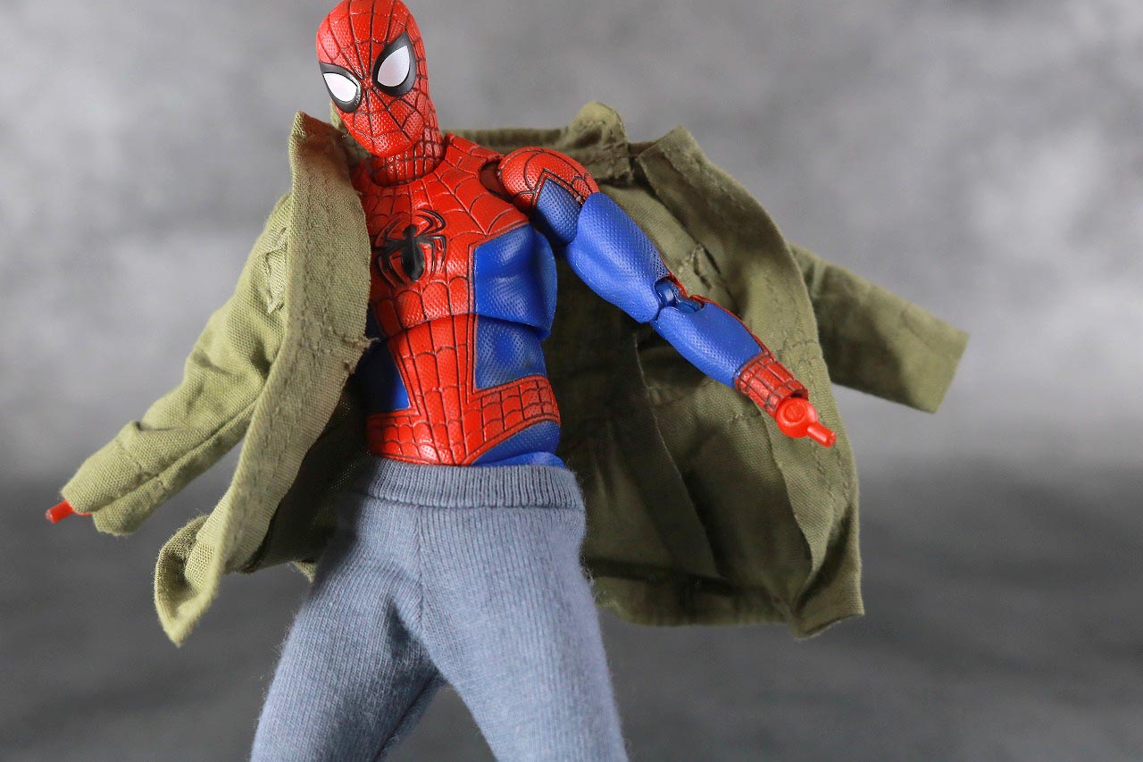 MAFEX　スパイダーマン　ピーター・B・パーカー　レビュー　本体　服　着脱