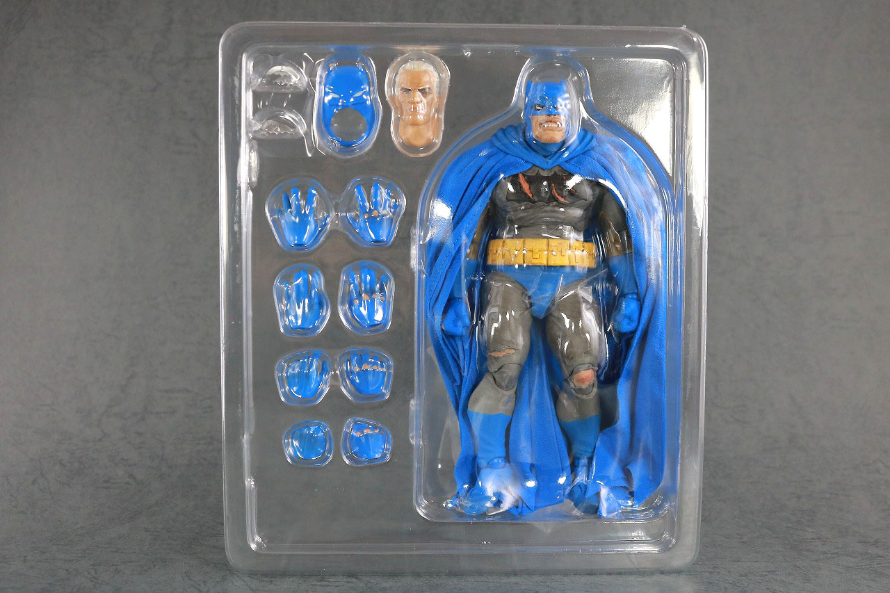 MAFEX　バットマン TDKR：The Dark Knight Triumphant　レビュー　パッケージ