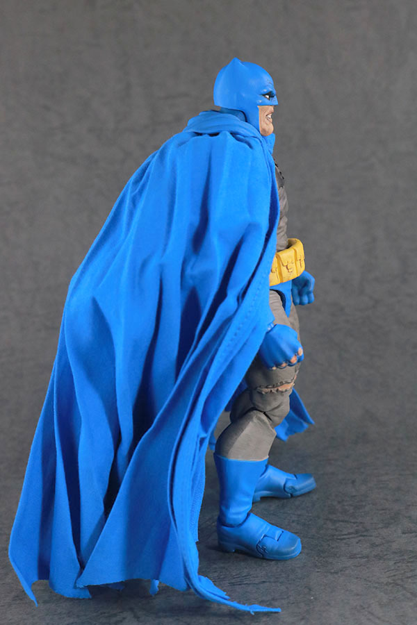 MAFEX　バットマン TDKR：The Dark Knight Triumphant　レビュー　本体