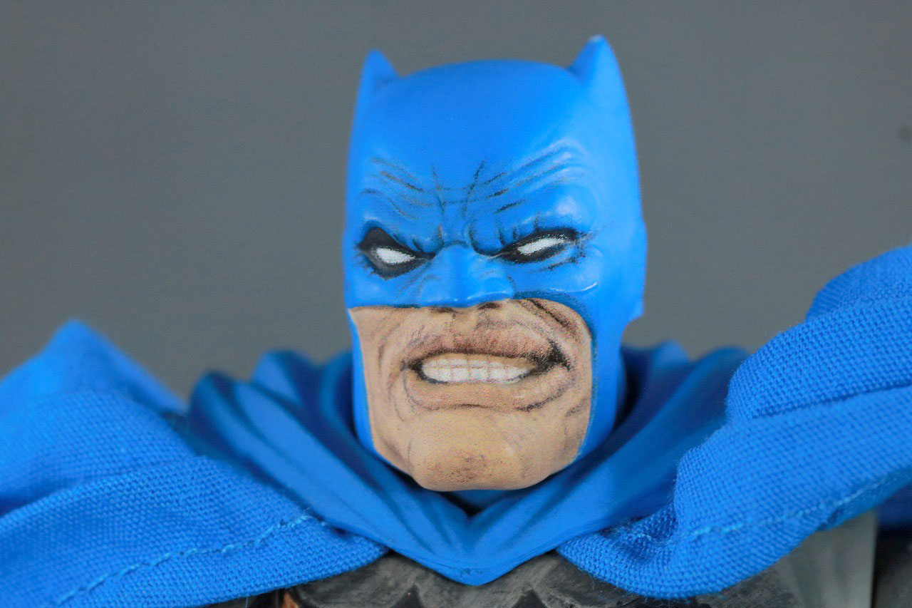 MAFEX　バットマン TDKR：The Dark Knight Triumphant　レビュー　本体