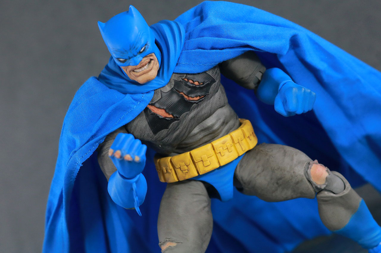 MAFEX　バットマン TDKR：The Dark Knight Triumphant　レビュー　アクション