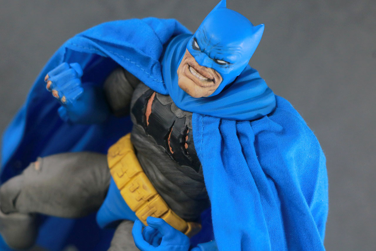 MAFEX　バットマン TDKR：The Dark Knight Triumphant　レビュー　アクション