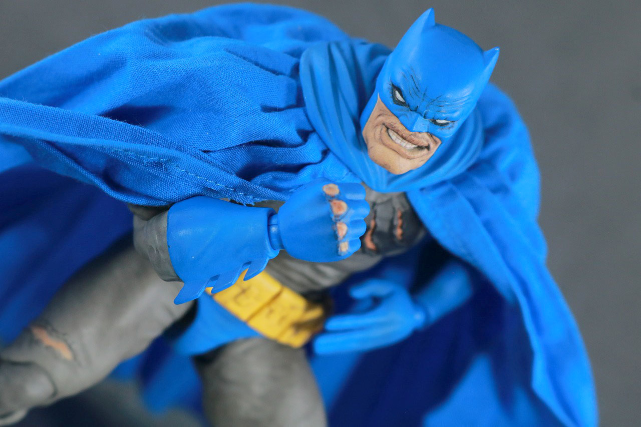 MAFEX　バットマン TDKR：The Dark Knight Triumphant　レビュー　アクション