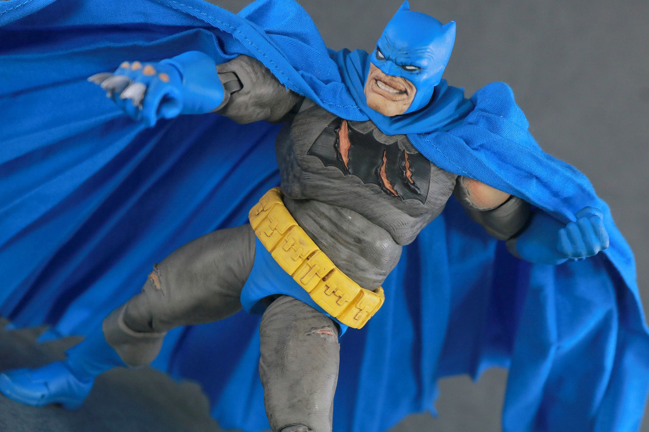 MAFEX　バットマン TDKR：The Dark Knight Triumphant　レビュー　アクション