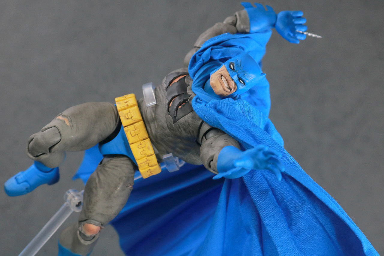 MAFEX　バットマン TDKR：The Dark Knight Triumphant　レビュー　アクション