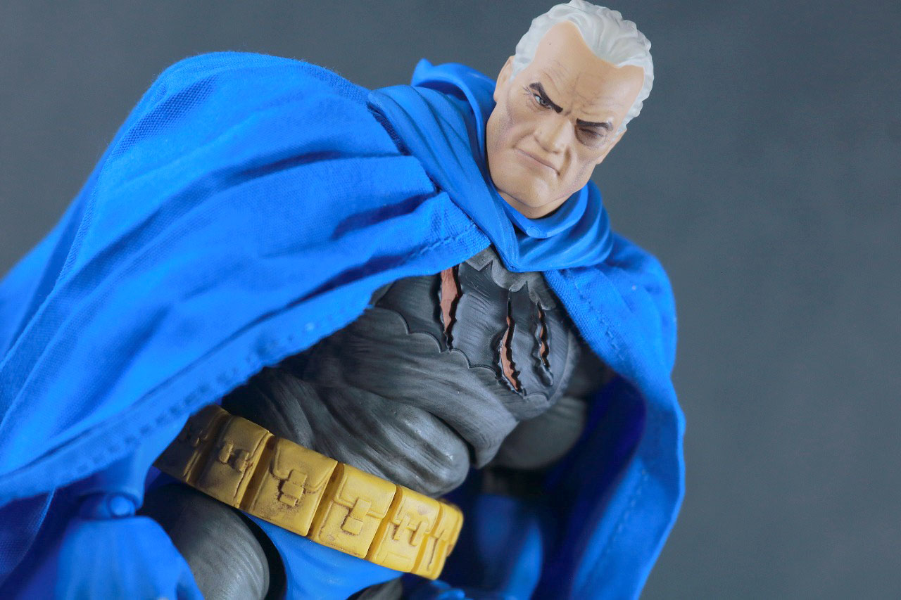 MAFEX　バットマン TDKR：The Dark Knight Triumphant　レビュー　アクション