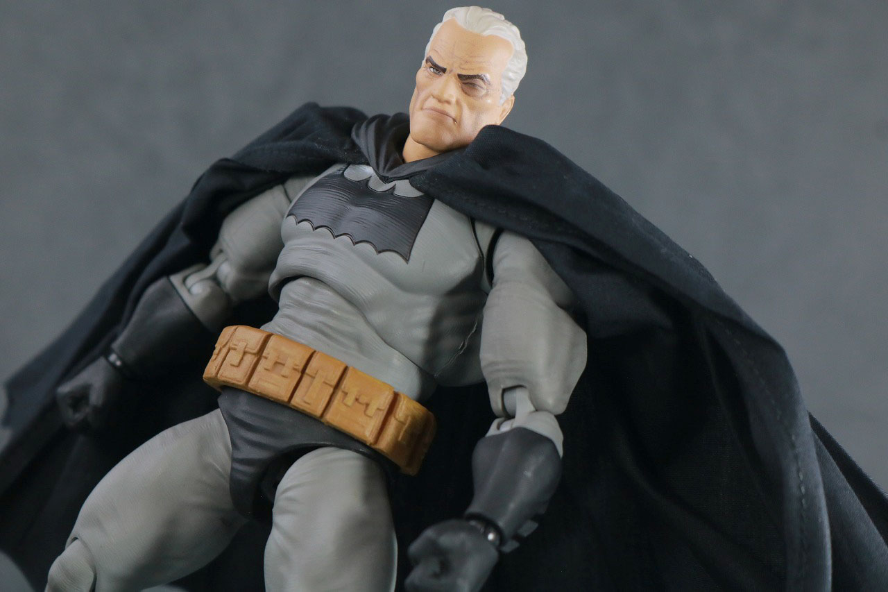 MAFEX　バットマン TDKR：The Dark Knight Triumphant　レビュー　アクション