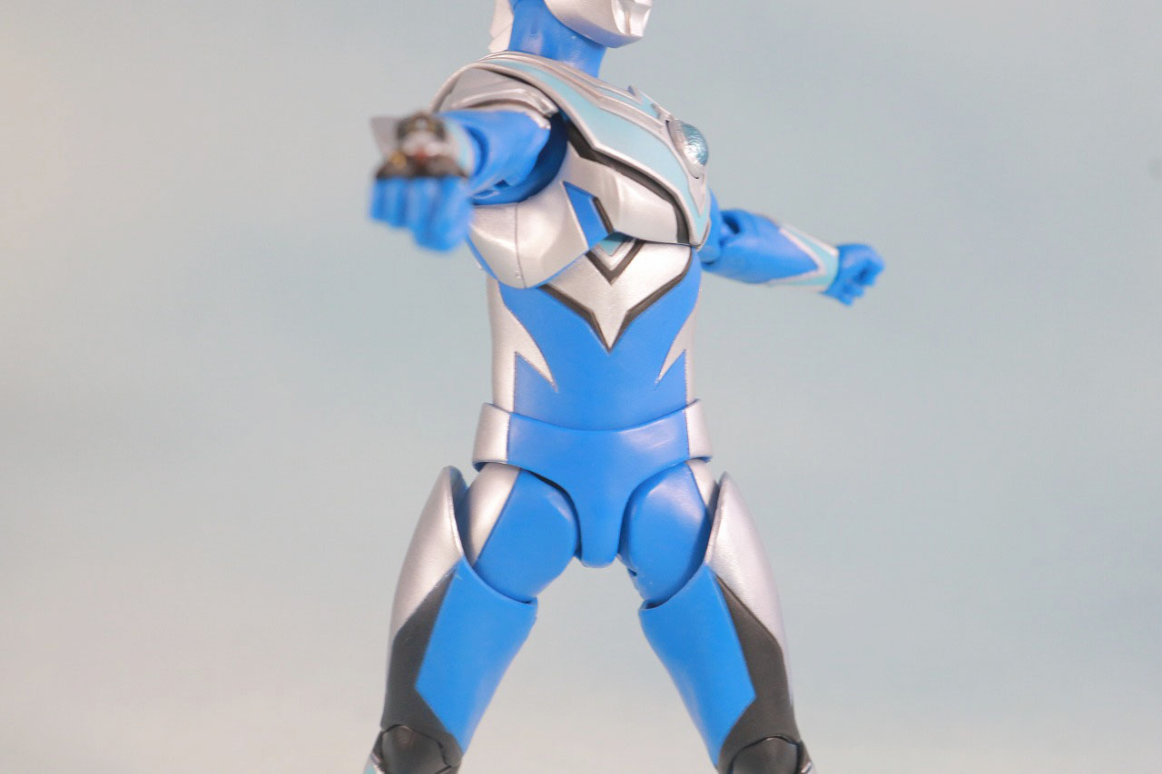 S.H.フィギュアーツ　ウルトラマンフーマ　レビュー　可動範囲