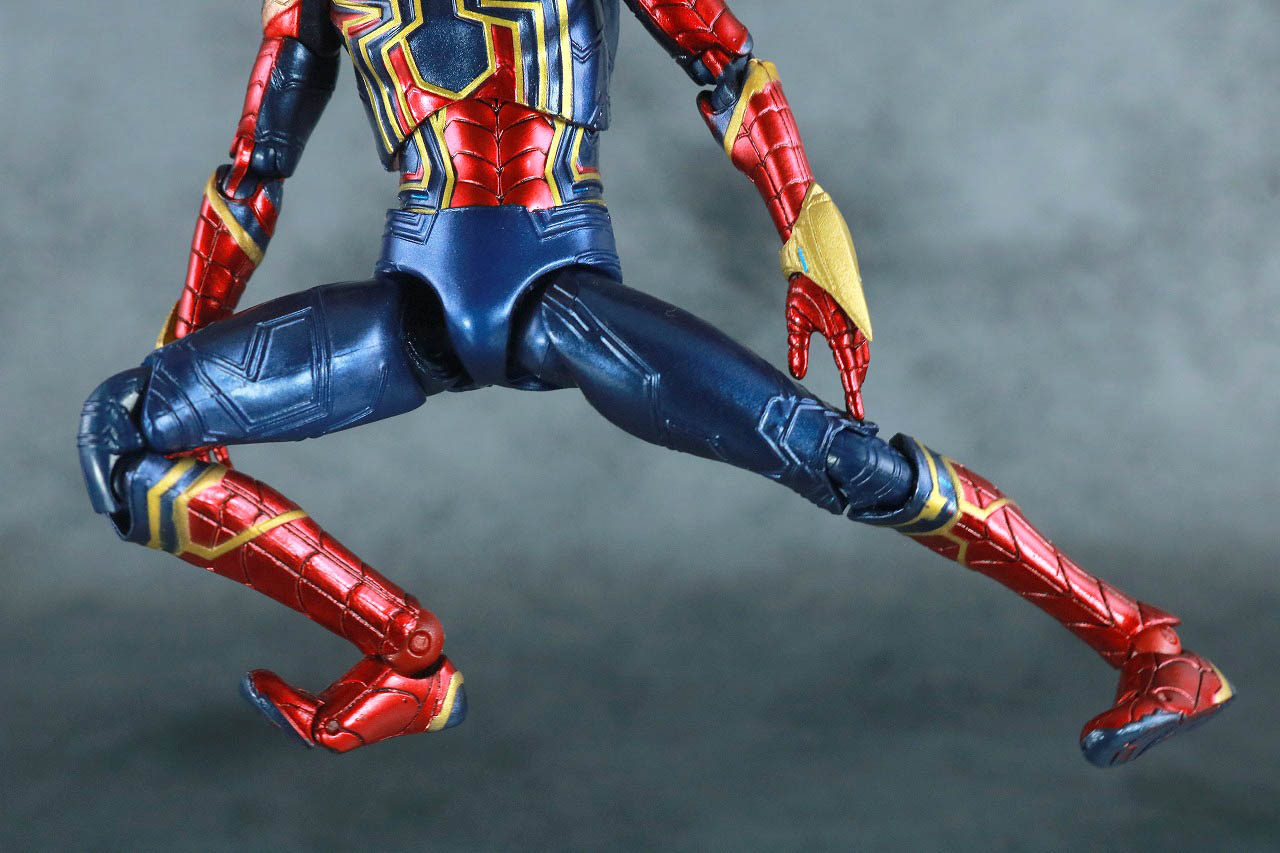 MAFEX アイアン・スパイダー　アベンジャーズ／エンドゲーム　レビュー　可動範囲