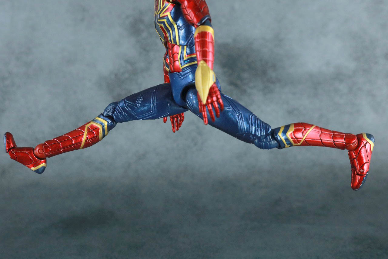 MAFEX アイアン・スパイダー　アベンジャーズ／エンドゲーム　レビュー　可動範囲