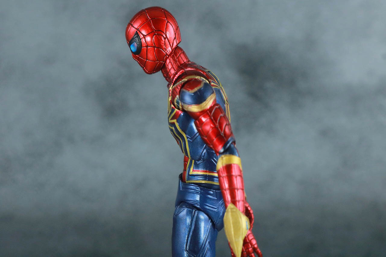 MAFEX アイアン・スパイダー　アベンジャーズ／エンドゲーム　レビュー　可動範囲