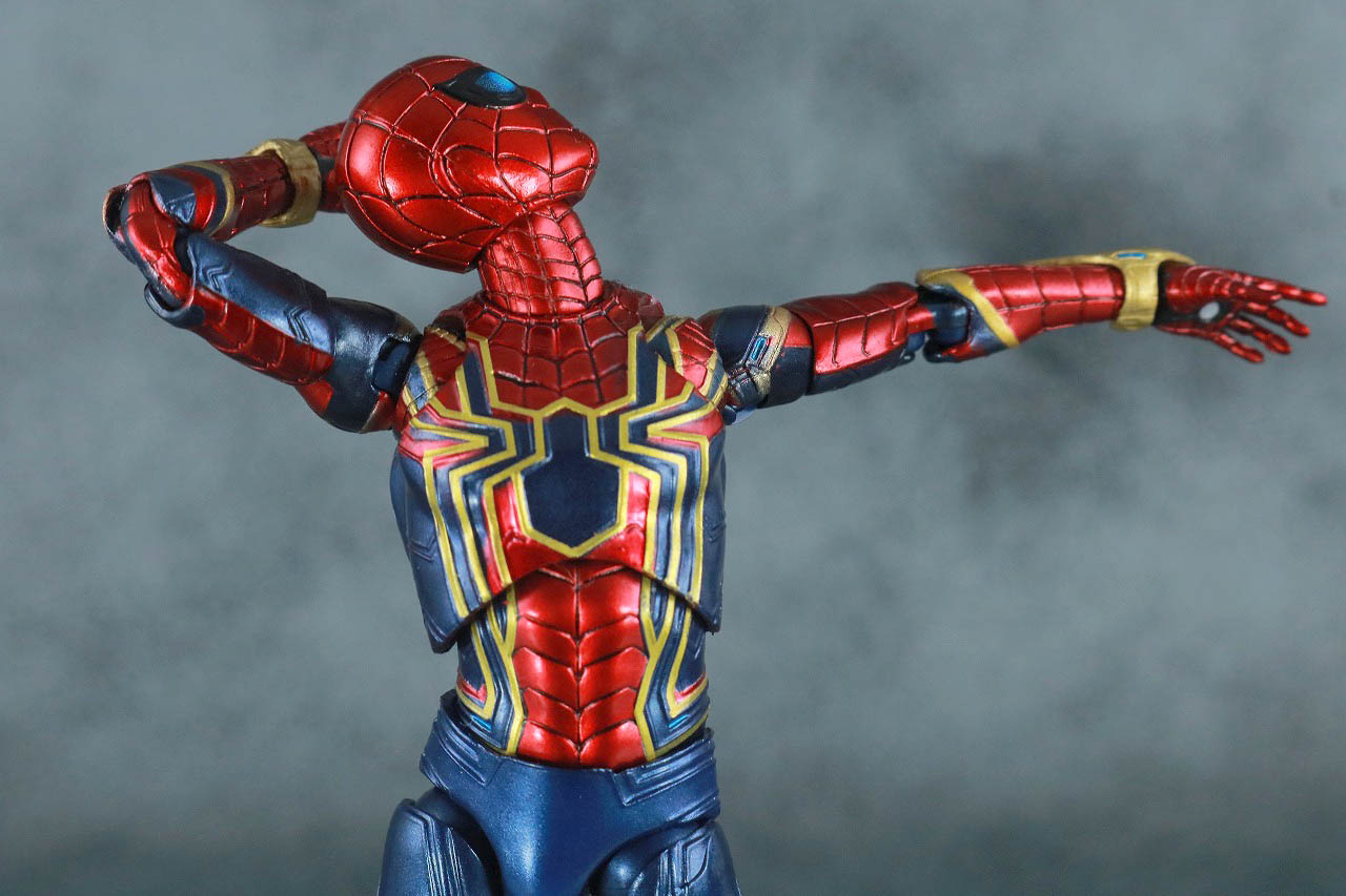 MAFEX アイアン・スパイダー　アベンジャーズ／エンドゲーム　レビュー　可動範囲