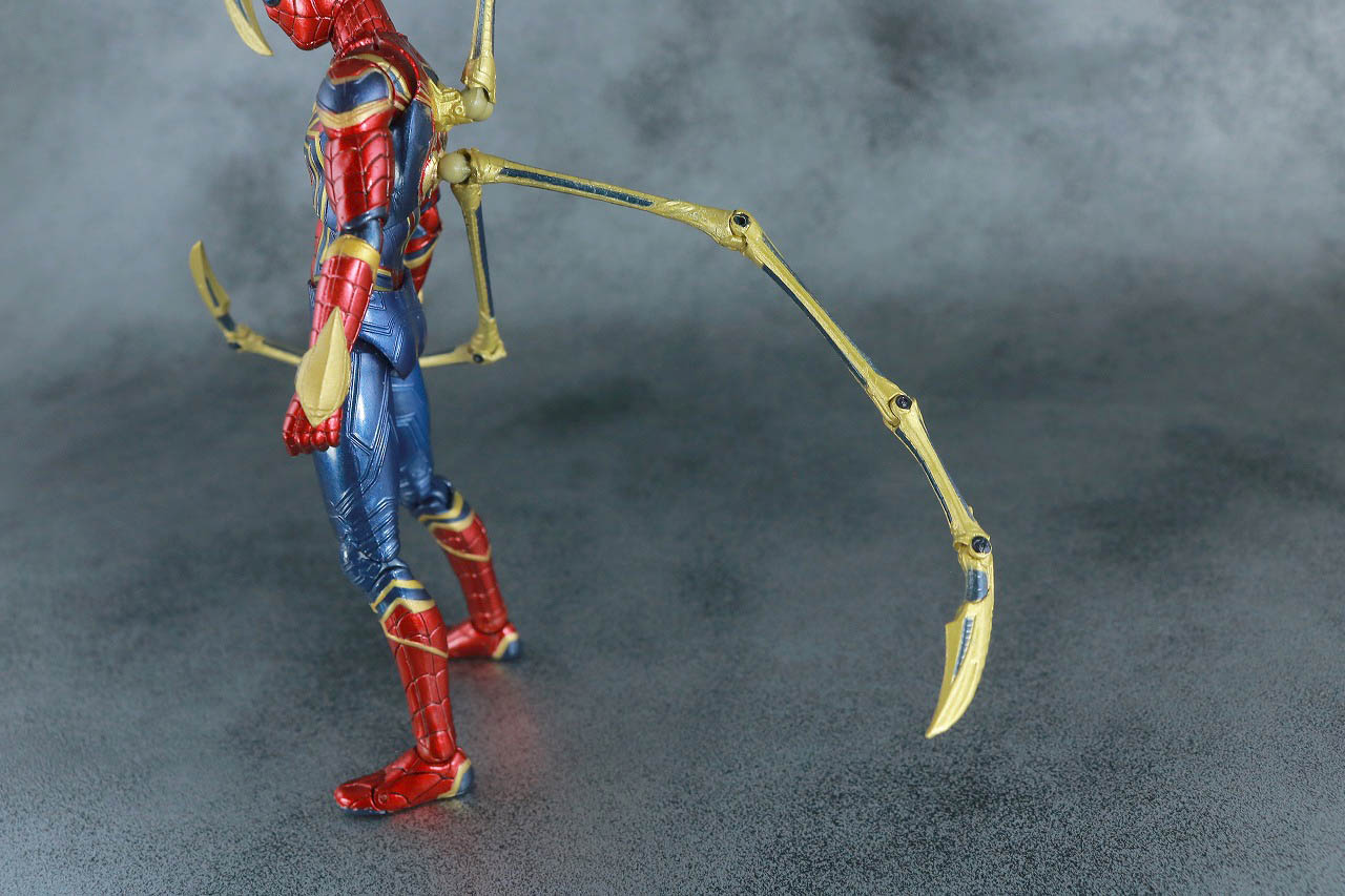 MAFEX アイアン・スパイダー　アベンジャーズ／エンドゲーム　レビュー　可動範囲　ピンサー